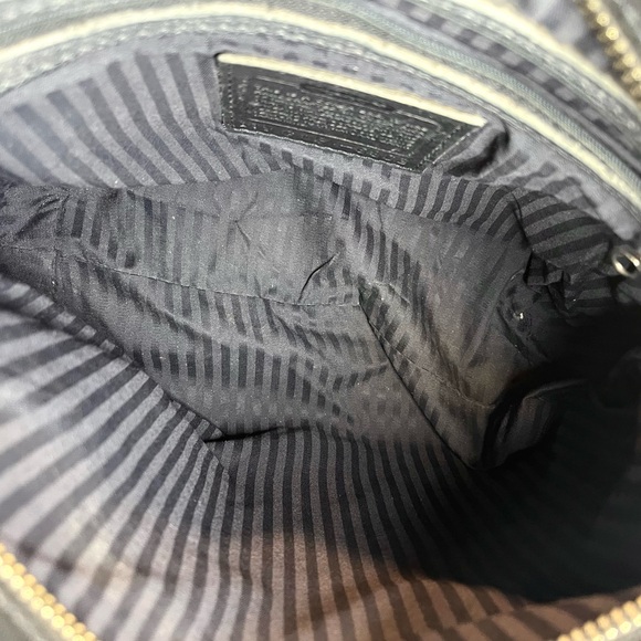 Coach 90s Vintage 6803 Black Leather Hudson Bucket
Crossbody Shoulder Bag Purse - Picture 13 of 16